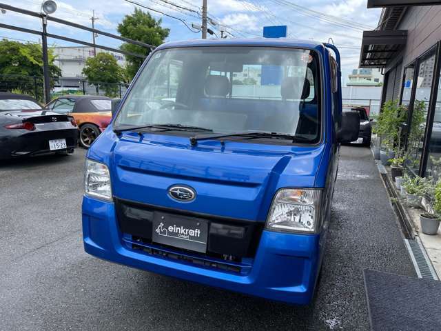 セブンカンパニー　サンバー Sambar Truck] Distinctive W.R. Blue Pearl! A low-mileage