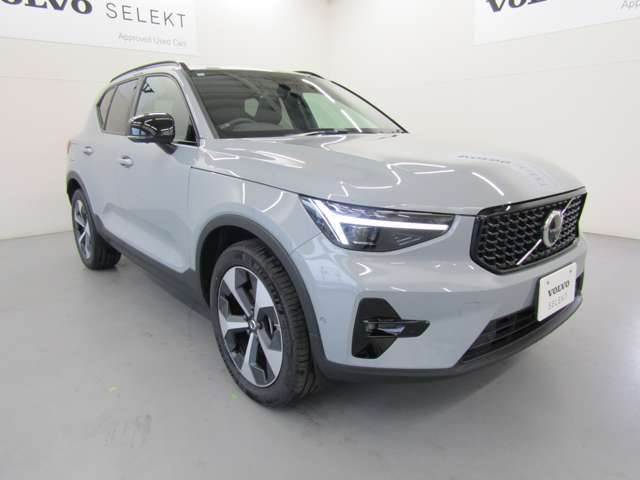都市を駆け巡る本物のSUVとして、XC40は開発されました。スカンジナビアの独創性と都会的な雰囲気を身にまとった、都市で生活するあなたのために作られた一台です。