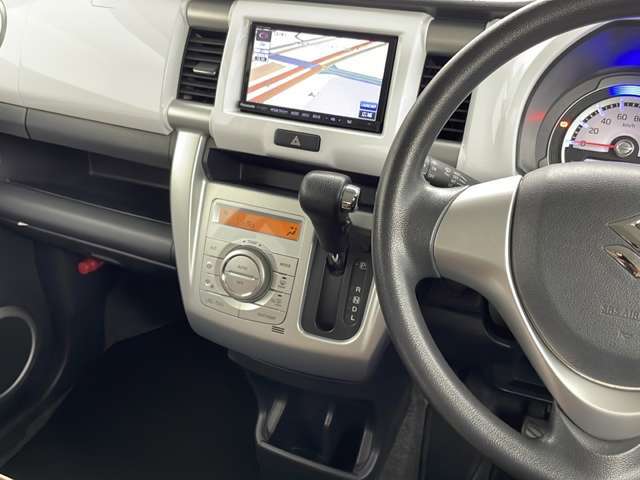 【運転席操作部】快適なドライブを楽しむための機能が装備されています！運転席から触れるので、使いやすいです！除菌プランいれていただくと、さらに清潔で安心していただけます！