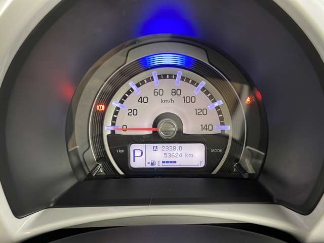 【スピードメーター】メーターがシンプルで見やすく運転しやすいですね！