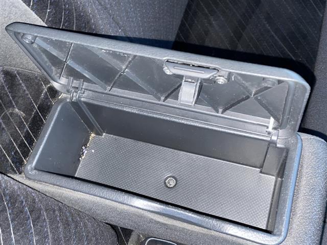 運転席周りにある装備です。ハンドル周り、インパネ周り等についている装備をこちらで確認できます。