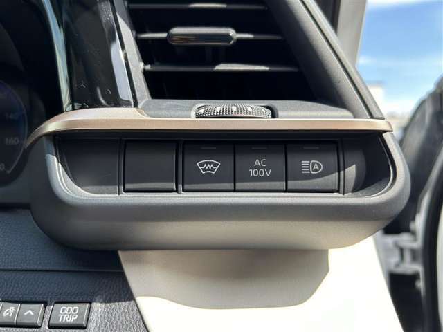 非常時やキャンプなどに役立つAC100Vコンセント付きです。