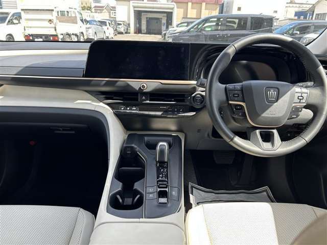 見通しのよいすっきりとした視界で、誰でも運転しやすいです。運転のしやすさは疲れにくさにも繋がりますよ♪