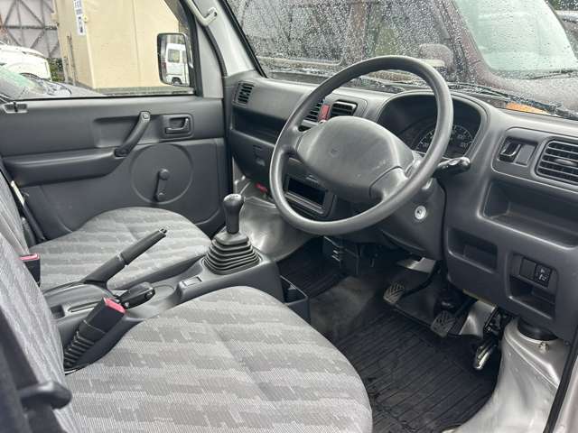 経験豊富なスタッフが貴方の大事な愛車をサポート致します！自社工場完備なのでアフターサポートも安心です♪