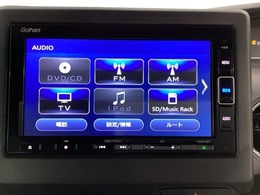 ナビゲーションはフルセグTV、インターナビ対応のGathers純正メモリーナビを搭載しています。Bluetoothオーディオ機能がありますので、スマートフォンなどの音楽も再生できます。