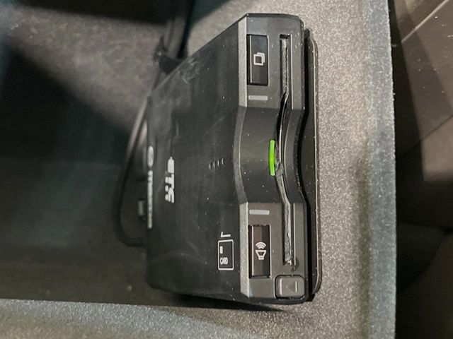 【ETC】高速道路の料金所をストレスなく通過！話題のスポットやサービスエリアに多い「スマートIC」利用時は必須のアイテムです。当店でセットアップを実施、ご納車当日からすぐにご利用いただけます！