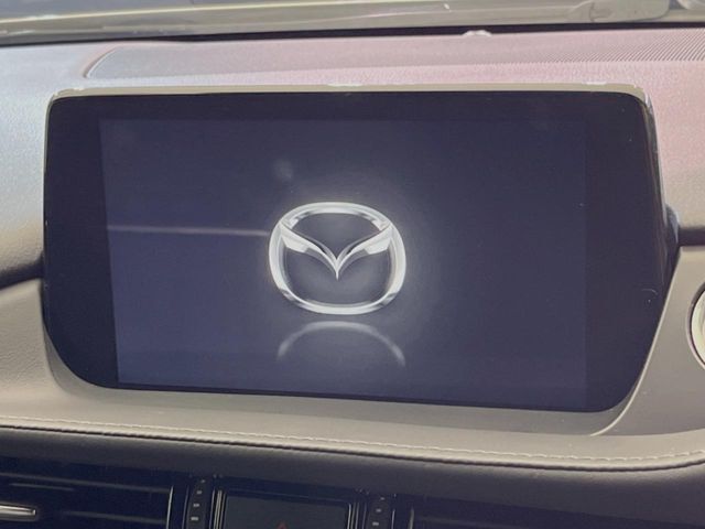 【マツダコネクトナビ】車内の雰囲気にマッチした一体型タイプのナビ。各種車輌設定やBluetooth再生等、様々な機能が楽しめます。直感的なダイヤル操作が可能で、使い勝手も良好です。