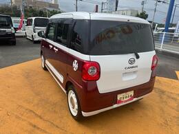 リヤドア・リヤクォーター・バックドアウィンドウにスモークドガラスを採用