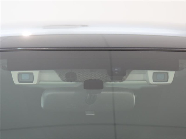 サポカーは、高齢運転者を含めたすべてのドライバーによる交通事故の発生防止・被害軽減対策の一環として、国が推奨する新しい自動車安全コンセプトです。詳しくは販売店スタッフまでおたずねください。