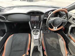 こちらインパネ全体の写真になります。納車はおおむね2週間程度（必要書類の状況により）で行っております。人気の車両になりますので、お早目のご検討をおすすめします。当店自慢の一台です！