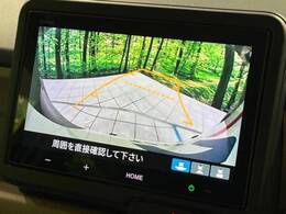 【バックカメラ】駐車時に後方がリアルタイム映像で確認できます。大型商業施設や立体駐車場での駐車時や、夜間のバック時に大活躍！運転スキルに関わらず、今や必須となった装備のひとつです！