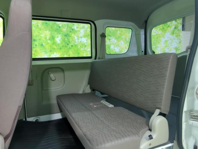 WECARSでは各商談席に大型モニターをご用意しております！見やすい大画面でゆったりと全国の在庫をご覧いただけます！是非ご来店お待ちしております！