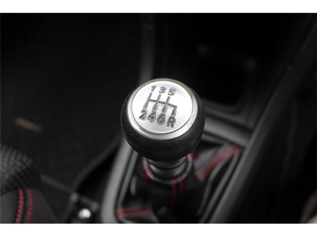 大好評のボディコーティング「ハイモースコート」もご納車までに施工可能。雨染みや線傷など中古車だからと諦めていませんか？ピカピカの状態でお乗り出しいただけます。