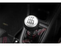 大好評のボディコーティング「ハイモースコート」もご納車までに施工可能。雨染みや線傷など中古車だからと諦めていませんか？ピカピカの状態でお乗り出しいただけます。