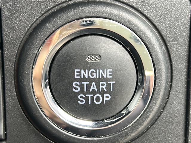 店頭在庫以外にも全国約4万台※の在庫から、ぴったりな1台をご提案します！※2023年10月現在の在庫台数です。売約済の可能性があります。