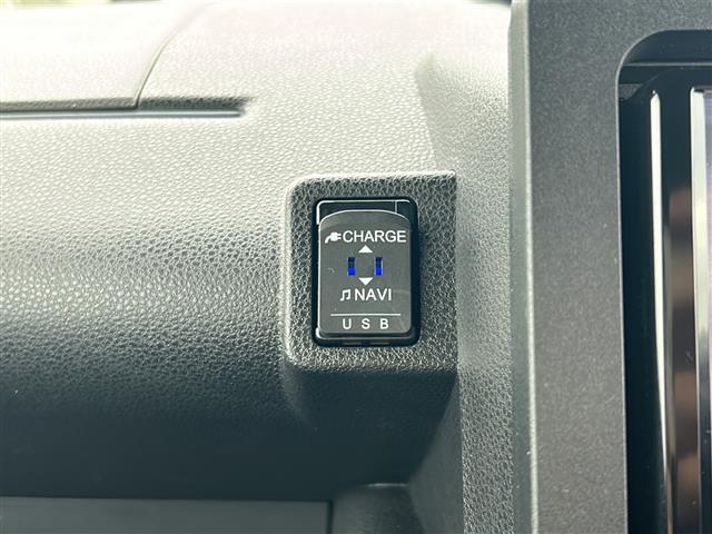 気になる車はすぐにお問い合わせください！画面右側の0066から始まる無料ダイヤルからお問い合わせ下さい！専門スタッフがお車のご質問にお答えいたします！