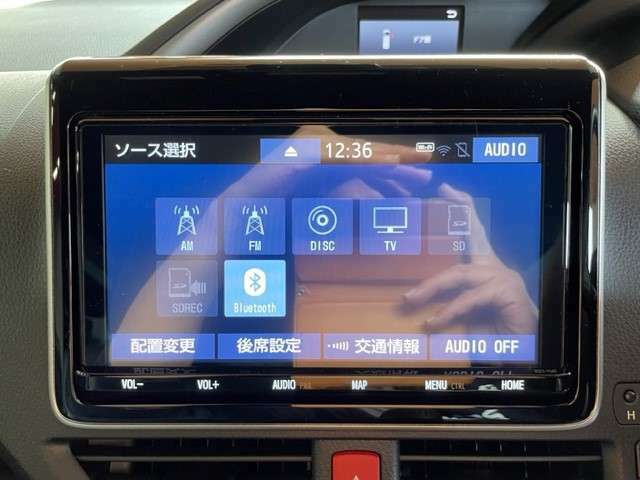 Bluetoothも付いていますので車内にCDを置かなくていいので車内がすっきりします。同グレード同オプション新車購入参考価格3,600,000円