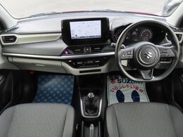 【室内】黒を基調とした落ち着いた室内です☆