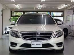 Mercedes-Benzロゴ付ブレーキキャリパー・19インチAMG5ツインスポークアルミホイールが装備！！　内装は上級グレードならではの高級感漂うブラックナッパレザーシート＆