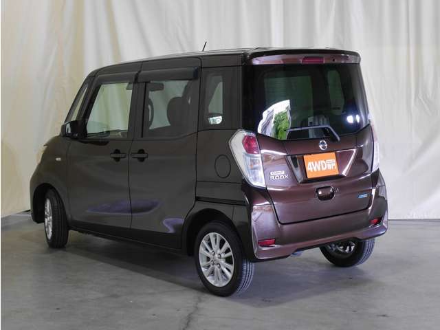 ■中古車だけではなく新車の販売・オリジナル設定も可能です。トヨタ、日産、ホンダ、スバル、ダイハツ、スズキ、マツダ、三菱の各社を取扱い。H24年度はスバル店の新車販売台数全国1位を獲得しました。