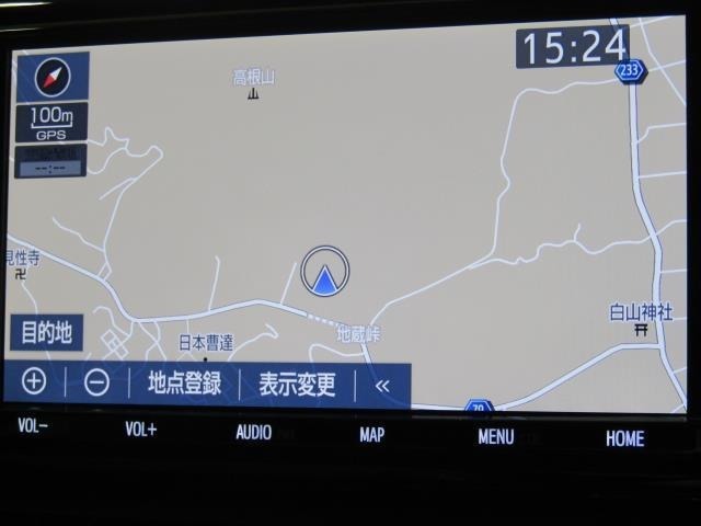 トヨタ純正SDナビ＋フルセグテレビ＋Bカメラ＋ETC付きです。詳細地図により目的地をピンポイントで設定できます。初めての道でも迷いにくく、ロングドライブも快適ですよ♪