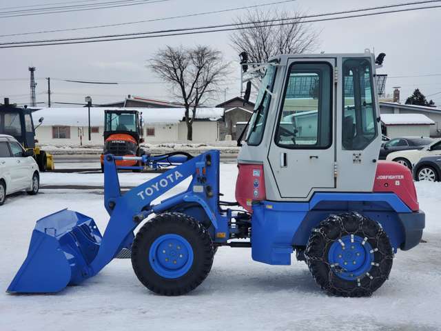 自動車やバイク、除雪機等の買取も行ってます。故障車・車検切れ・走行距離10万キロ以上の自動車からエンジンの付いた物も買取してます。まずはお気軽にご相談下さい。