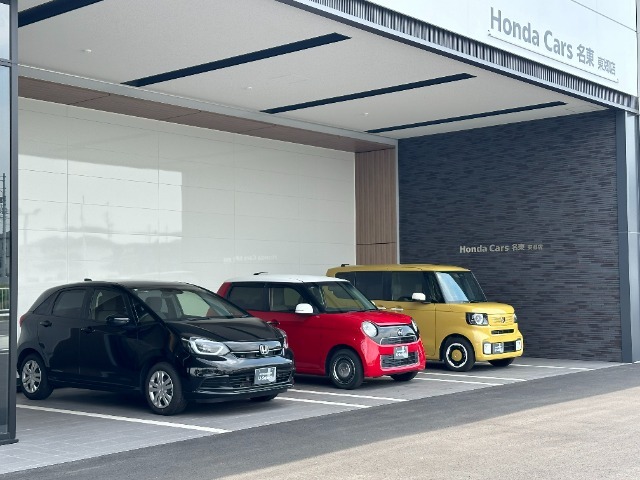 県内屈指の大型店舗です。様々な試乗車をご用意しておりますので気になる車両があればお気軽に申しつけください。