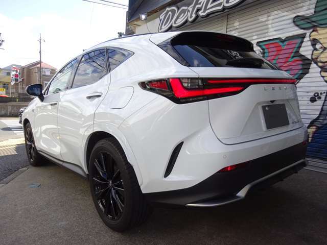 LEXUS NX350hFスポーツが入荷しました★状態良好です★数少ない白革シート★グロスブラックホイール★パノラマルーフ★装備充実★早い者勝ちです★