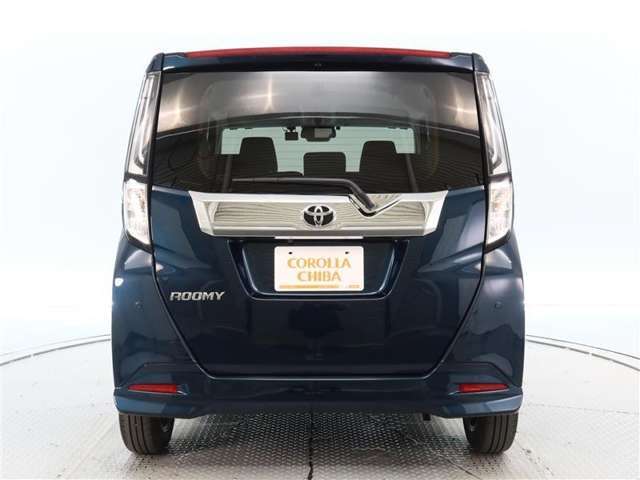 バックカメラが付いているので後方確認が非常にしやすいです。今や運転初心者も熟練者も必須装備！ついていて損はないですね♪