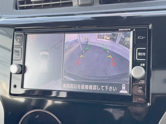 【マルチテレインモニター】車のフロントやサイドのカメラ画像を同時にモニター表示することで、悪路や狭い道を走行時でも周囲の状況確認ができ安心！本格SUVにうれしい装備です♪