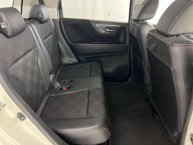車内はルームクリーニングを実施済みです！綺麗な状態ですので、お気軽にご来店くださいね！