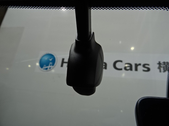 『ドライブレコーダー』動画を残すことで万が一の事態に遭遇した時の必須アイテムです！急ブレーキ・急ハンドルが起こった際、自動で記録が上書きされずに保存され、後でPC等で確認出来ます。