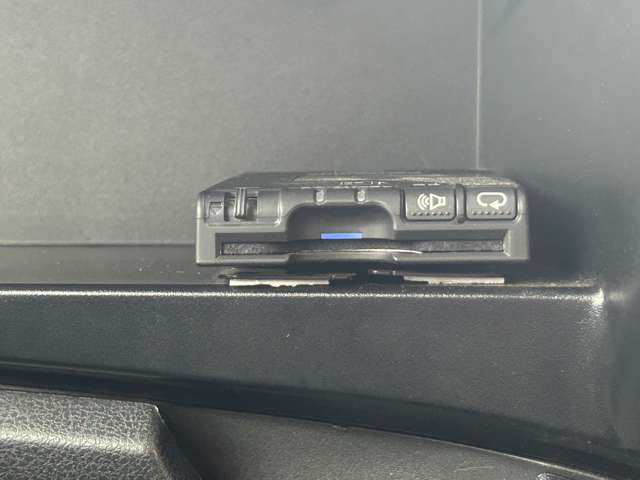 【ETC車載器】高速道路の料金所をノンストップで通行できる便利な装備です！夜のドライブや遠出が多いお客様には大変お得な装備です！