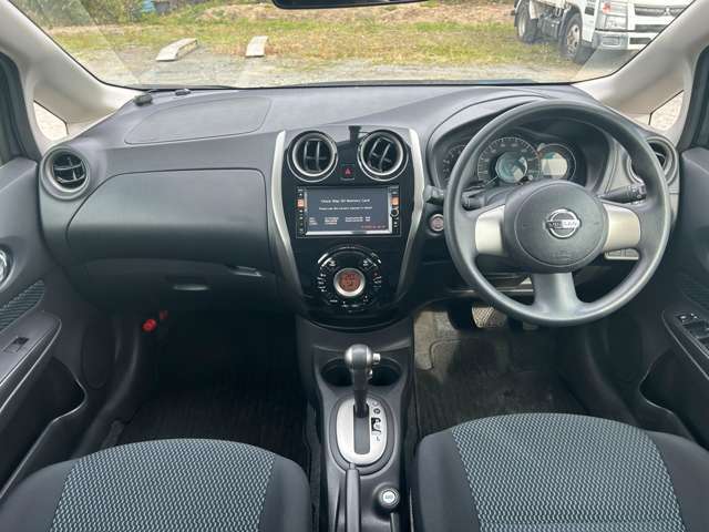 運転席周りはシンプルなデザインのため、運転手を選びません！ぜひご試乗でお試しくださいませ！