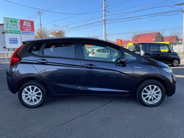 当社ではお客様に快適にお車に乗っていただけるよう外装は勿論、室内のクリーニングには特に力を入れ徹底的に取組んでおります。この後の内装写真も是非ご覧になってみて下さい。