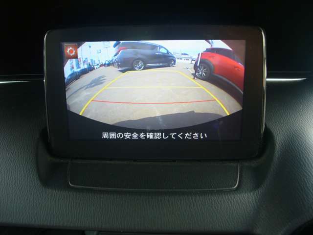 バックモニター付きですので、バックも安心です