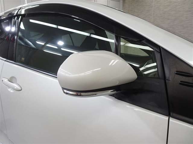 広々とした車内空間に優れた燃費性能。更にデザインも上質で人気のお車です！