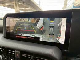 【アラウンドビューモニター】全周囲カメラで危険察知。狭い駐車場でも安心して駐車できますね。