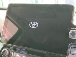 【10.5インチ　ディスプレイオーディオ】大画面のディスプレイはAppleCarPlayやAndroidAutoが利用可能。大きな画面でスマホナビアプリ等が利用いただけます♪