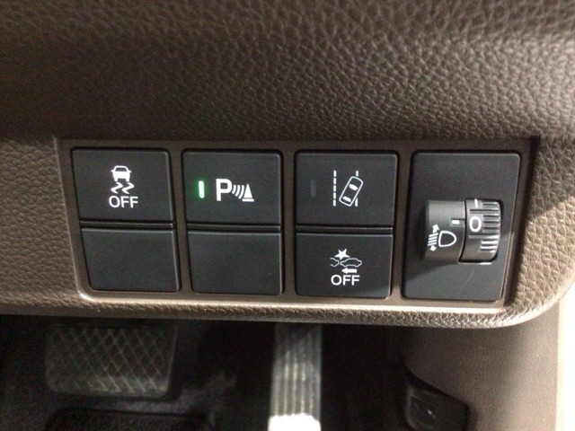 横滑り防止装置がついています。いざという時に安心ですね。