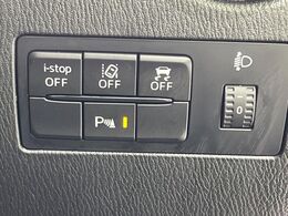 【コーナーセンサー】バンパーに付いたセンサーが障害物を検知！一定の距離に近づくとアラートで教えてくれます♪狭い駐車スペースや車庫入れ時も安心ですね☆