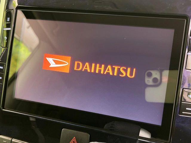 【純正ナビ】人気の純正ナビを装備。オーディオ機能も充実しており、Bluetooth接続すればお持ちのスマホやMP3プレイヤーの音楽を再生可能！毎日の運転がさらに楽しくなります！！