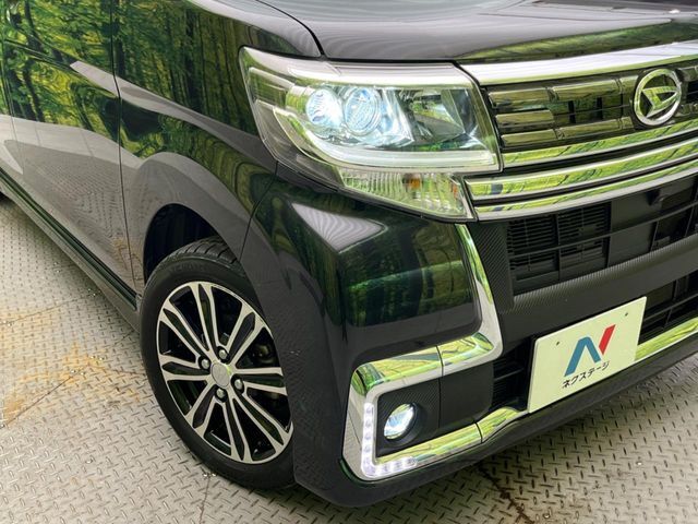 【LEDヘッドライト】悪天候や夜間走行時も良好な視界を確保し安心して運転できる高輝度LEDヘッドライトを装備！点灯速度が早く、消費電力も抑えられています。