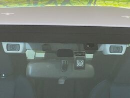 【アイサイトセイフティ】「フロントビューモニター」「スマートリアビューミラー」により死角を減らし，より安全なドライブを支援してくれます♪