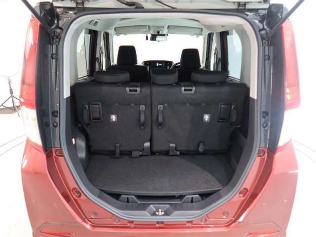 シートを倒せば荷室が広がります！