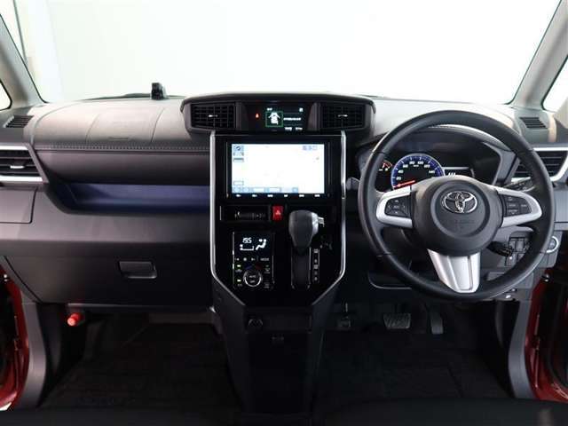 見通しのよいすっきりとした視界で、誰でも運転しやすいです。運転のしやすさは疲れにくさにも繋がりますよ♪