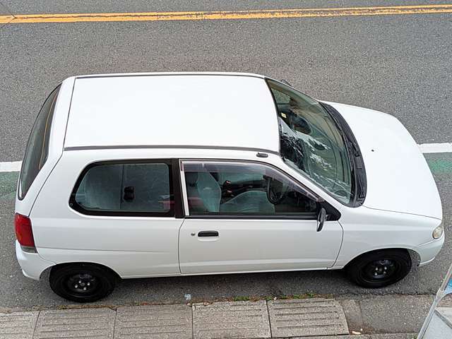 屋根の塗装にも目立つ痛みはありません。