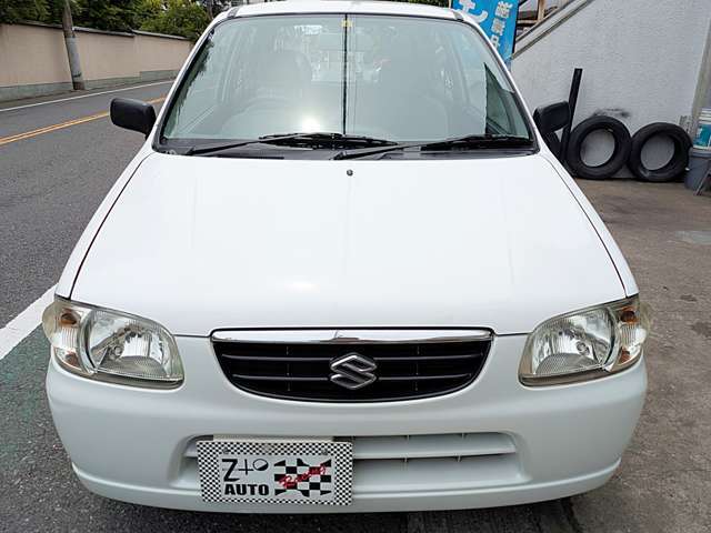 グリル上部のメッキが乗用車5ナンバーの証