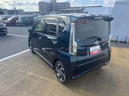 リヤドア・リヤクォーター・バックドアウィンドウにスモークドガラスを採用