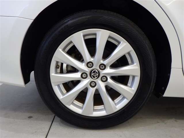 トヨタ認定中古車保証付！（1年間、距離無制限　HV車はHV保証付）　別途延長保証もご用意しております♪　ぜひ現車を確認にご来店ください